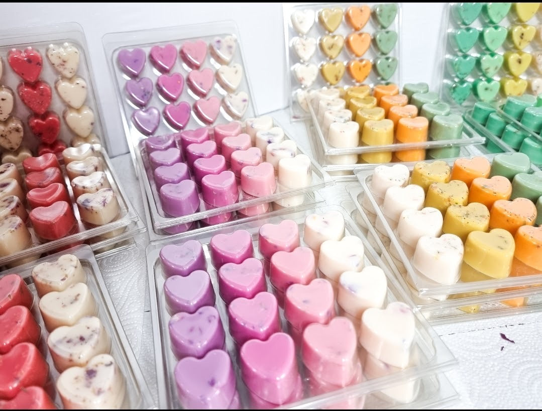 16 heart wax melts (Large) - DeLuchay